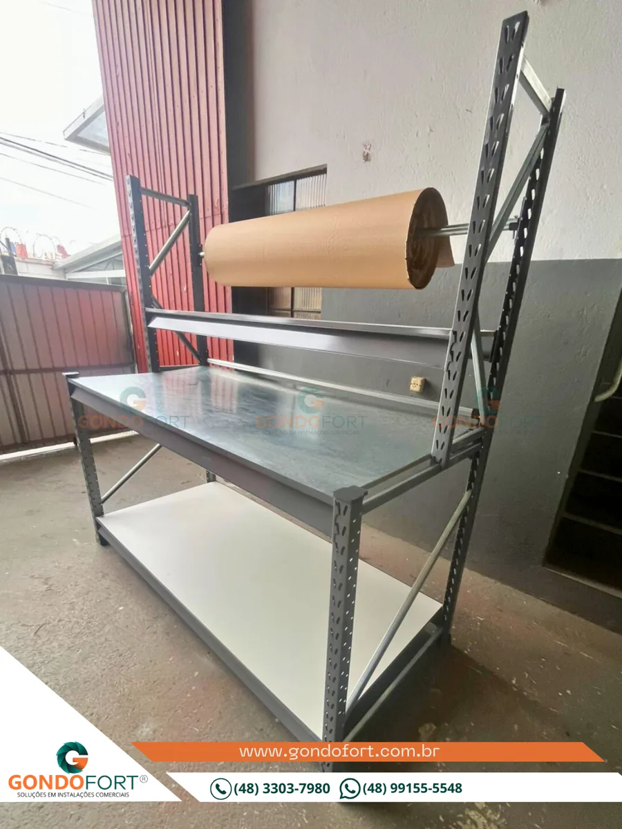 Bancada de Expedição com Porta-Bobina para Papel Kraft